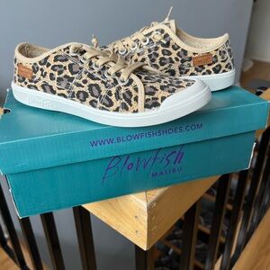 Brand new Women’s Blowfish Malibu leopard faux fur lined sneakers. Sz 6.6 NIB